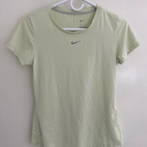 Nike dry-fit tshirt green size s